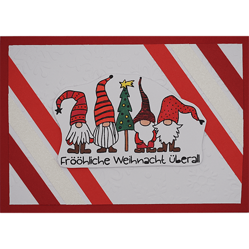 Weihnachtskarte mit vier Wichteln und Tannenbaum rot